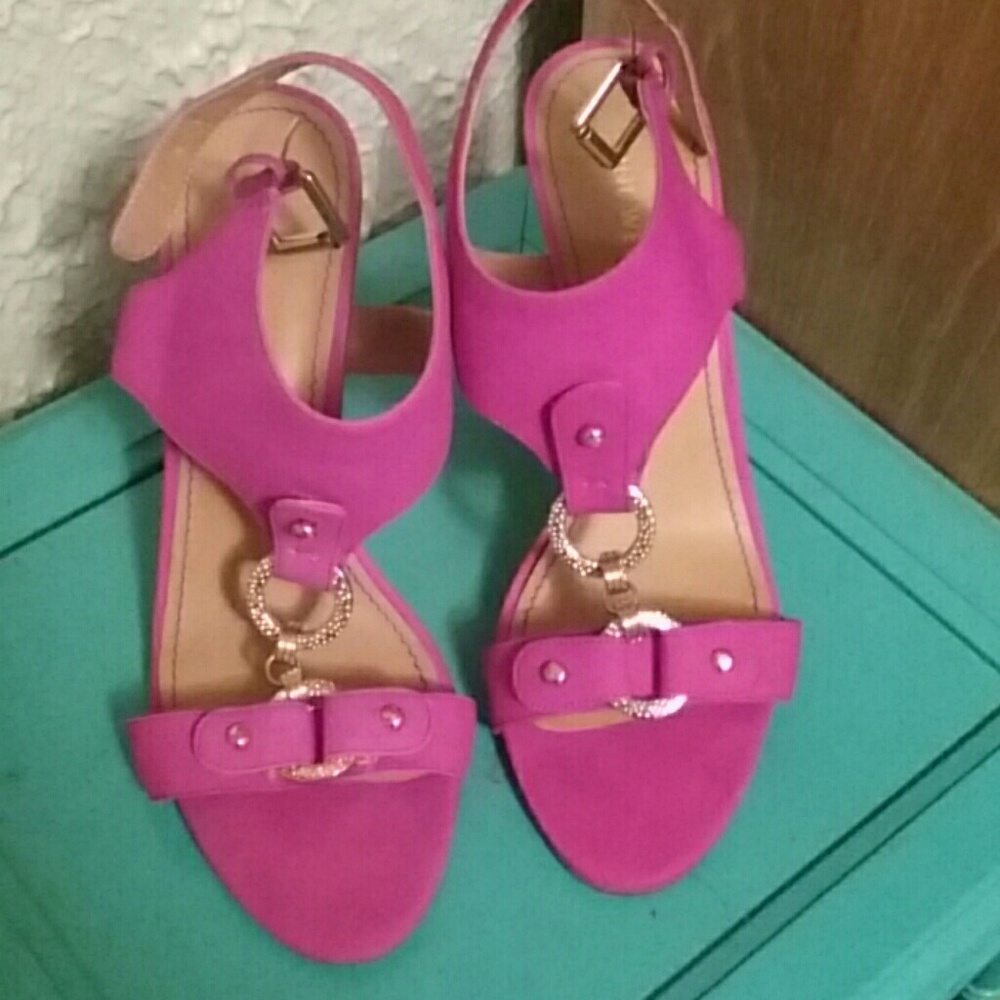 Shoes - Picture 3 of 4